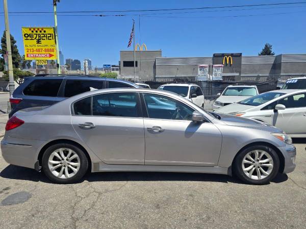 2013 HYUNDAI GENESIS - $8,980 (Los Angeles)63623857625473121