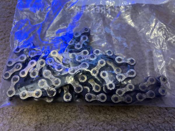 Izumi V Super Toughness 1/8" track bike chain - NJS 1