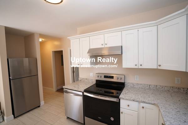 $3,000 / 3br - SEPTEMBER RENT IS FREE!  Modern 3BR with Free Washer/Dryer!  NO FEE! (Brighton)63828407347329122