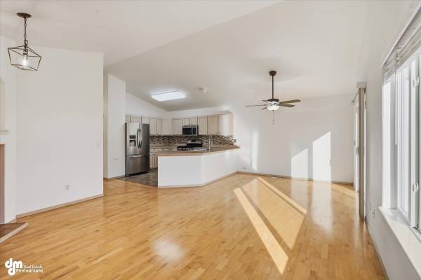 $399,900 / 3br - 1422ft2 - EAST ANCHORAGE GEM! (3832 Sycamore Loop) (Anchorage)64014170622594124