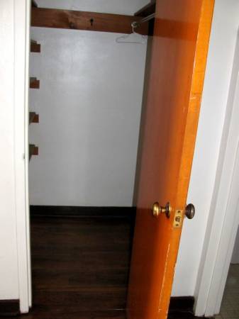 $900 / 1br - ONE BEDROOM AVAILABLE (SQ HILL)64013532952577121