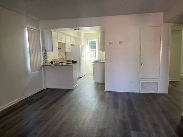 $1,400 / 2br - 1514ft2 - Newly Renovated House Above Mission Lakes in Rancho Del Oro (Rancho Del Oro DHS)63668354136705121