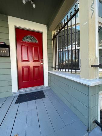 1/2 Off First Month's Rent, 4Bdrm, 2Bath - 627 W Grand Ave 1