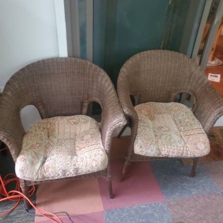 Wicker Chairs with cushions - obo 1