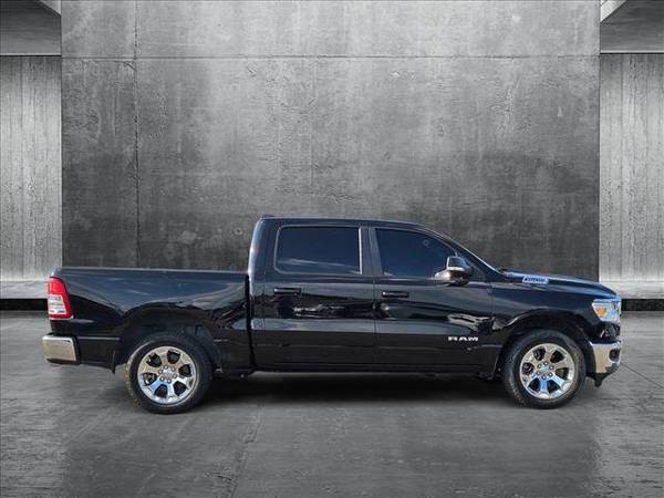 Camioneta Ram 1500 2021 Dodge Big Horn Crew Cab - $29,991 (Llame al *(469) 829-6528* para confirmar disponibilidad al instante)63489197822083123