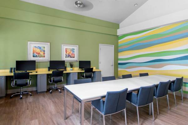 $1,445 / 1br - 702ft2 - Move-In Madness - Up To 6 Weeks Free + Amenities Galore! (Fircrest)63956789753730124