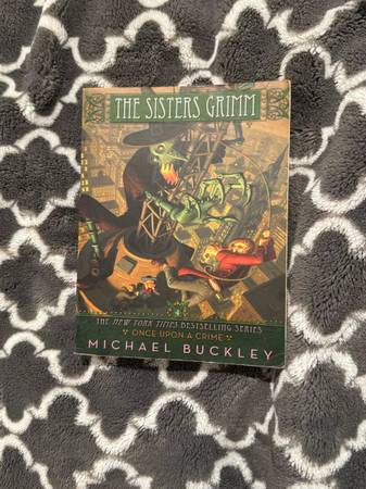 The Sisters Grimm by Michael Buckley 1