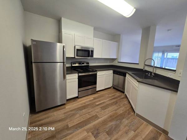 $2,245 / 2br - 1281ft2 - Calefacción central, Mantenimiento en el lugar, 2/hab (18111 25th Ave NE, Marysville, WA)63688295917571120