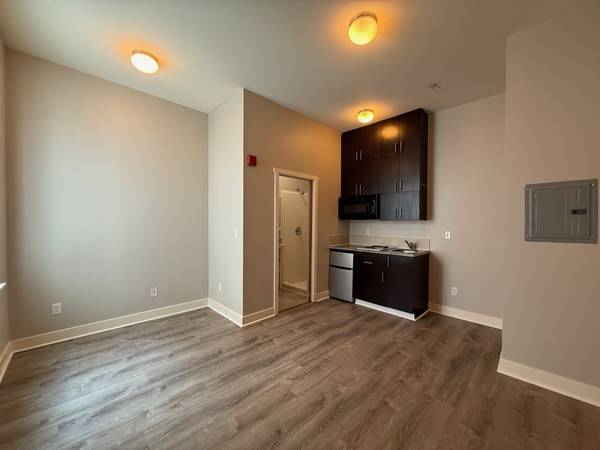 $995 ♥Stylin'&Profilin' Studio - 6 Weeks Free♥ (Near UW Campus)63862287126147122