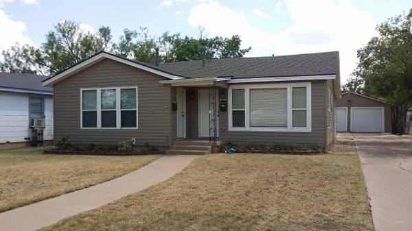 $825 / 1br - 594ft2 - Adorable & Affordable 1 bedroom home with washer & dryer connections (833 EN 15th, Abilene, TX)63810575702273120