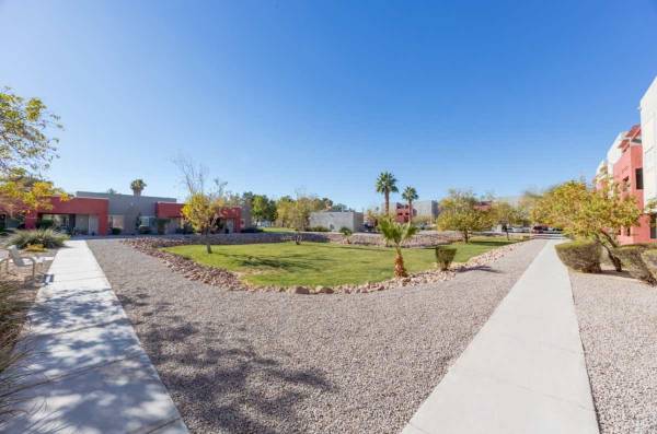 $1,214 / 2br - 1000ft2 - Package Receiving, Window Coverings, Spa/Hot Tub (5950 S Pecos Rd, Las Vegas, NV)63859500144897123
