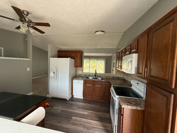 $1500.00 / 3br - 1136ft2 - Charming 3 Bed/1 Bath Single Family Home in Lansing - Available 9/15 -63620274864641121