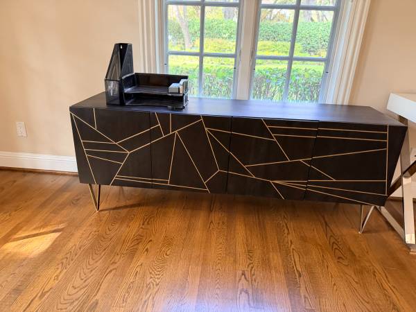 Credenza/Console/Buffet/Console Table 1