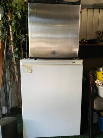 GE REFRIGERATOR 5.6 cu Under Counter__Mini Fridge__Also a FREEZER MINI - $100 (Fairfax, Virginia, 22030____________________________________)63470993334913121