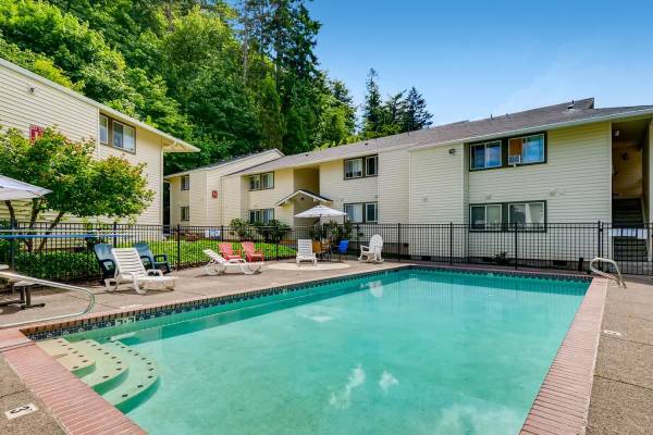 $1,659 / 2br - 985ft2 - Come home to Mountain Knolls! Washer/dryer in unit. Tour today! (Gresham - 12-Minute Drive to Blue Lake Regional Park)63672564904961123