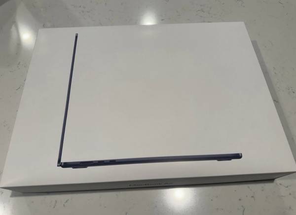 MacBook Air Laptop (15-inch) M4 chip, 16GB Memory, 256GB SSD Storage Midnight, W 1