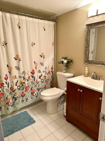 $2100.00 / 2br - Quiet & Convenient Furnished 2BR/2BA Condo, Gated, Free Parking63867601449475124
