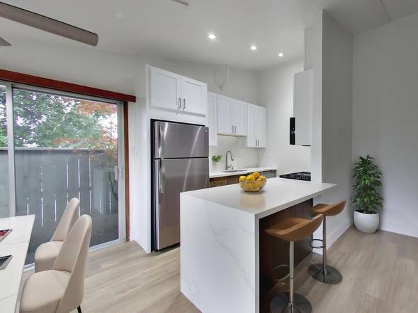 $2,383 / 1br - 648ft2 - Washer & Dryer in Unit, Wood Burning Fireplace, Covered parking (napa county)63682761334787120