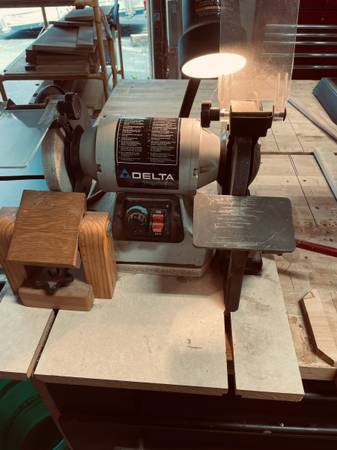 Delta Shopmaster variable speed grinder 1