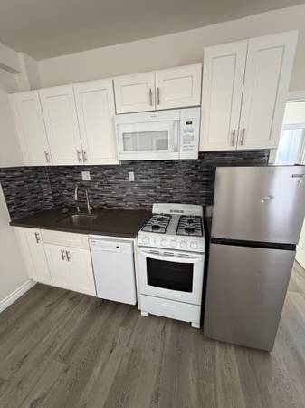 1 1 Bedroom Apartment at Westland @ Carondelet! Low Credit Accepted! 1