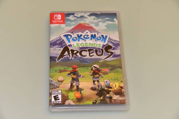 Nintendo Switch Game: Pokemon Legends: Arceus 1
