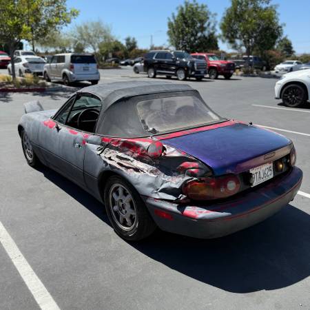1992 Mazda Miata 1.6 with a MANUAL TRANSMISSION! - $2,850 (90248)63615926775169124