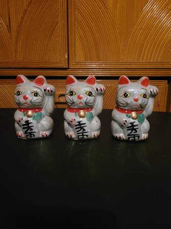 LUCKY CAT BANK 1