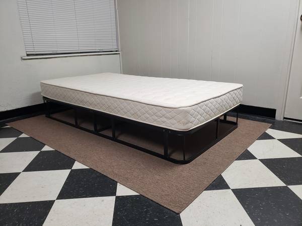 Twin size set - can DELIVER almost anywhere for $20 extra 1