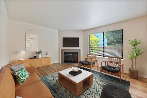 $1,650 / 2br - 970ft2 - Join Our Waitlist, Full Size Washer and Dryer, On-Site Management63934419920259121