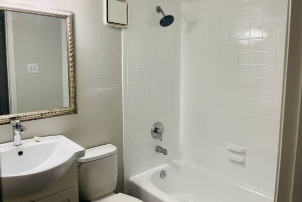 $849 / 1br - 630ft2 - Get Approved Fast – Apply Online Today! (1400 Shady Ln, Bedford, TX)63936353059971121