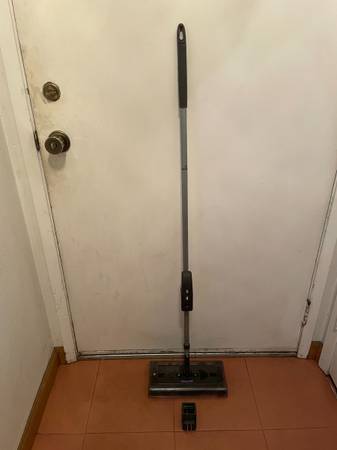 SWIVEL SWEEPER MAX ELECTRIC CORDLESS SWEEPER 1