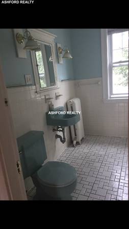 $2,800 / 2br - CHARMING 2 BDRM RENT INCLUDES HEAT & H20 AV 9/1  NO  fee (WATERTOWN)63699373674627123