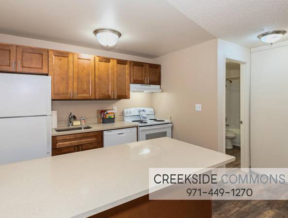 $1,345 / 1br - SPECIAL - $500 OFF + Small Tigard Area with Tons to Do! (Tigard)63999315043330120