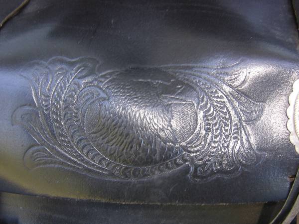 Bolsas de cuero para motocicleta con conchas, en excelentes condiciones - $125 (Sacket's Harbor, NY)63439293959681121