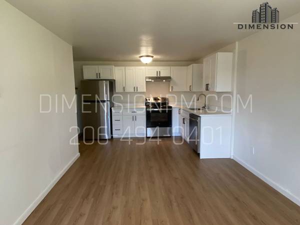 $1,625 / 2br - 840ft2 - 2 Bed 1 Bath Modern Fully Remodeled Tacoma Duplex With A Garage (Tacoma)63659499664897121
