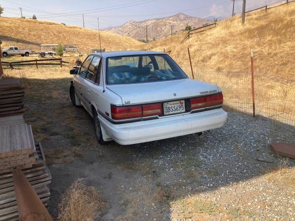 1991 Toyota Camry Le 1