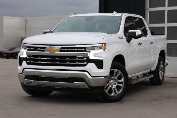 2024 Chevrolet Silverado 1500 LTZ photo 3