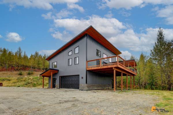 $879,000 / 2br - 1280ft2 - REDUCED!!  Waterfront Retreat on 1.73 Acres with Private Dock (Big Lake)64004785929859121