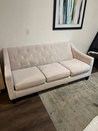 Sofa sued 1