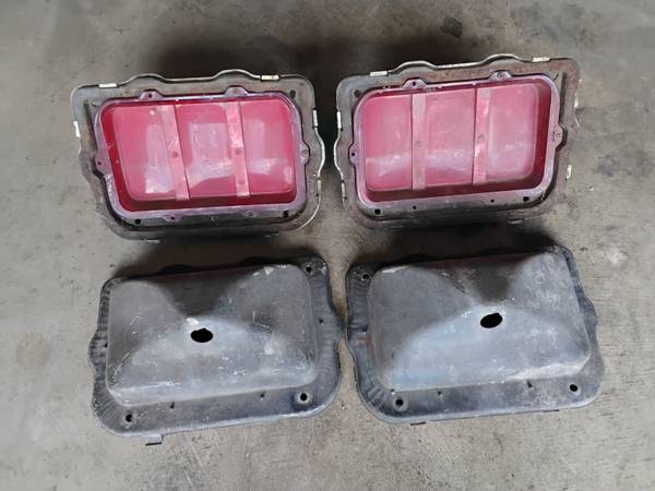 1970 Mustang taillight housings 1