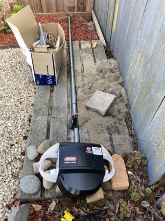 Genie Model 7055D Garage door opener 1