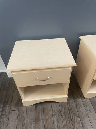 2-Light Colored End Tables With Drawers - $100 (Columbia MO)63471025297795121