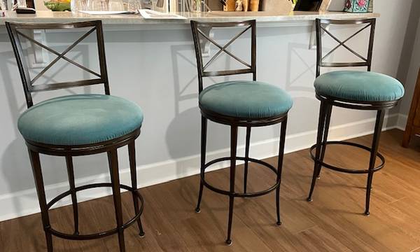 3 Counter Height Bar Stools 1