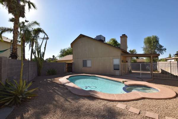 $1,345 / 3br - 1230ft2 - Ceiling Fan, Refrigerator with Ice Maker, Online Payments Available (Phoenix, AZ)64024824122499124