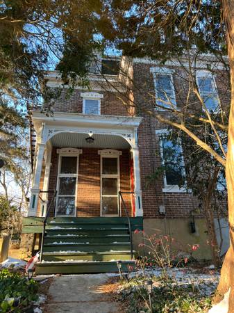 2 BEDROOM 1ST FLOOR APARTMENT FOR RENT 1