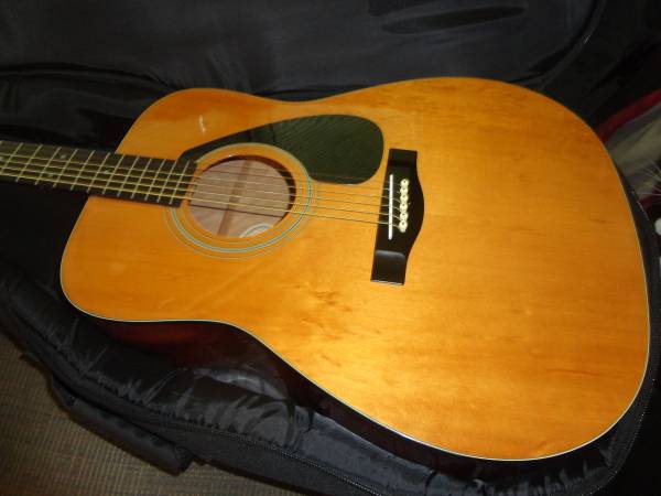 Unique "Bear Claw" Solid Spruce Top Yamaha FG411 S 1