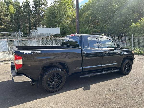 2020 Toyota Tundra Double Cab SR5 TRD 4WD --Clean title, 1owner, Nice- - $34,995 (kirkland)63613954231297123