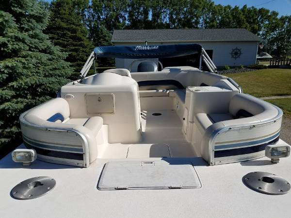1999 Hurricane fun deck 1