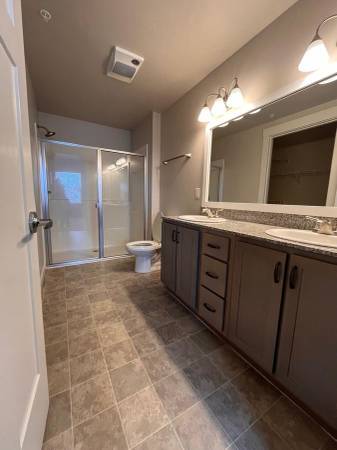$1,834 / 2br - 1150ft2 - Exclusive 2 BR/2 BA Getaway with Patio, On-Site Management (Old Farm District)63839292425987122