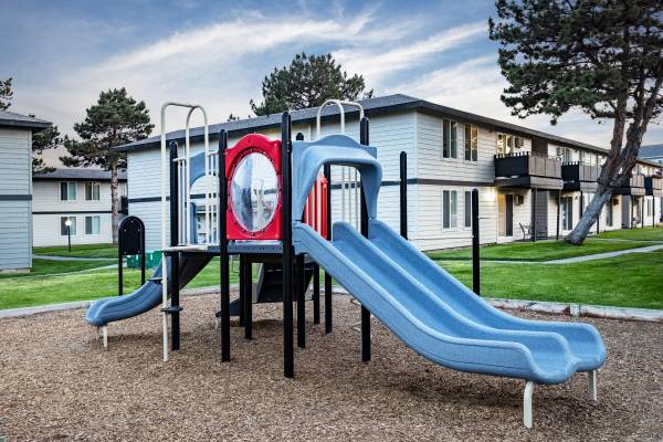 $1,310 / 2br - 949ft2 - Call Highlander your new home!! (Kennewick,WA)63829732627203121